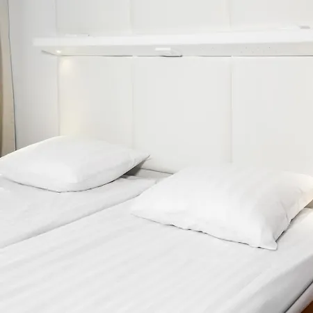 Hotel Omena Kauppiaskatu 2*