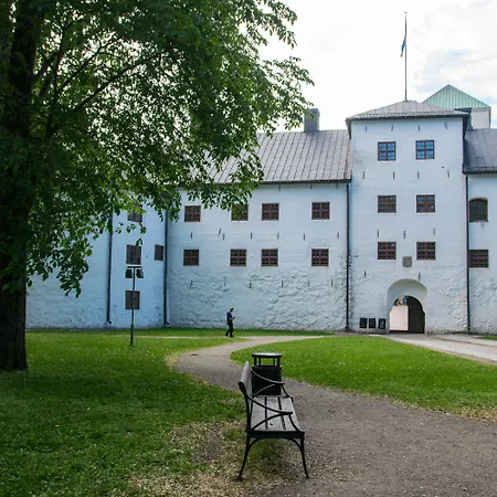 Hotel Omena Kauppiaskatu 2*