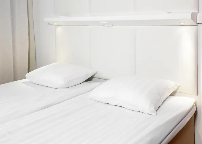 Hotel Omena Kauppiaskatu 2*