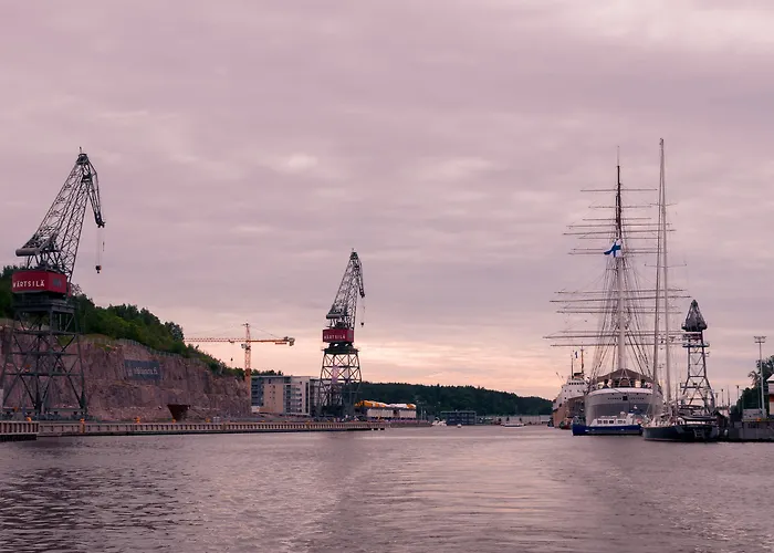 Omena Kauppiaskatu Hotel 2*